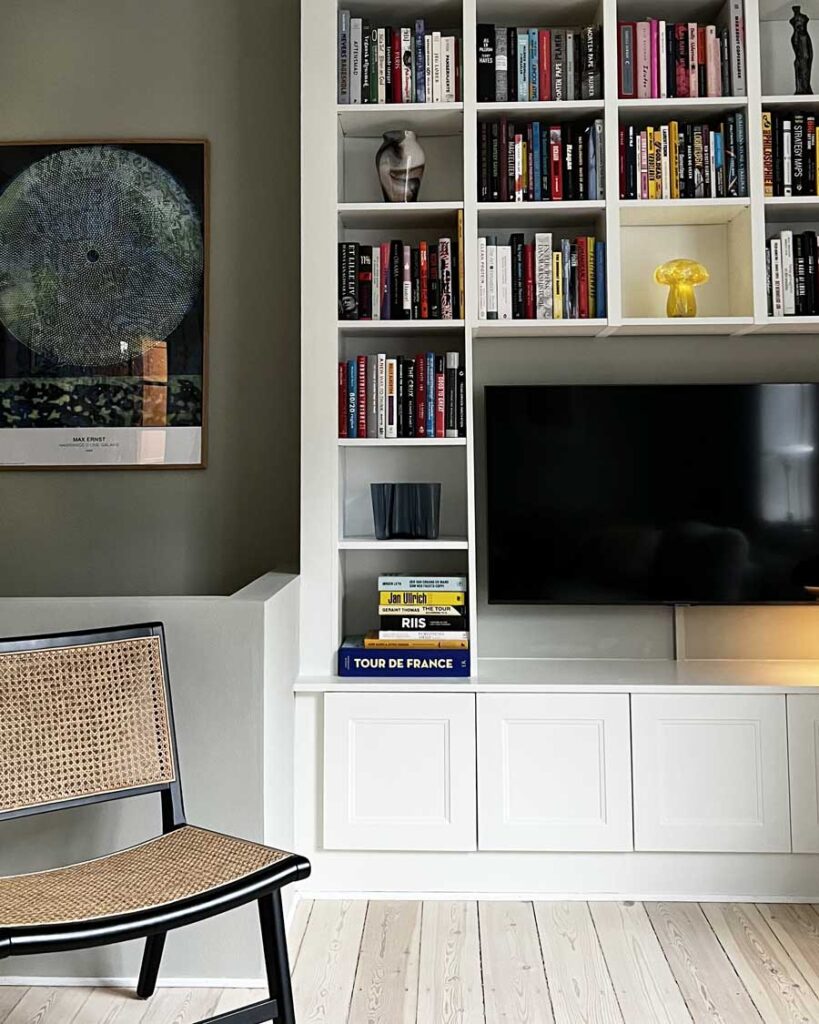 indbygget reol i stuen lav ikea hack