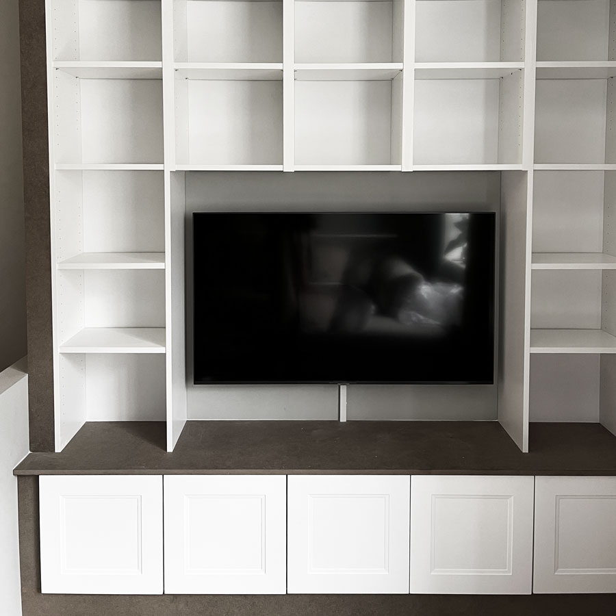 færdig indbygget reol i mdf og ikea hack reolsystem