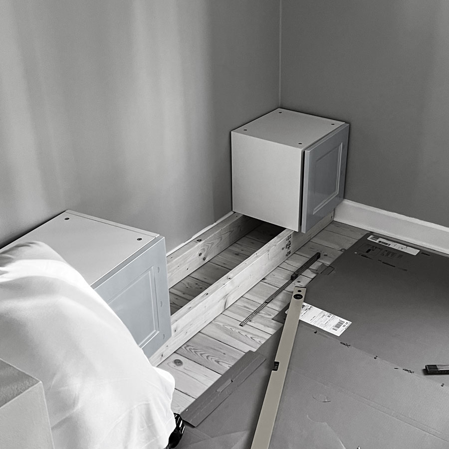 indbygget reol sokkel og opmåling til underskabe